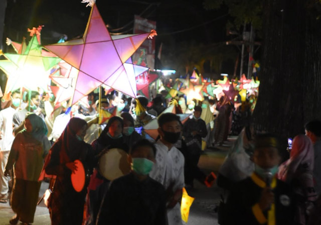 Pawai Telong-Telong