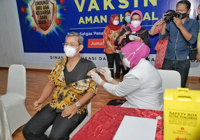 vaksinasi