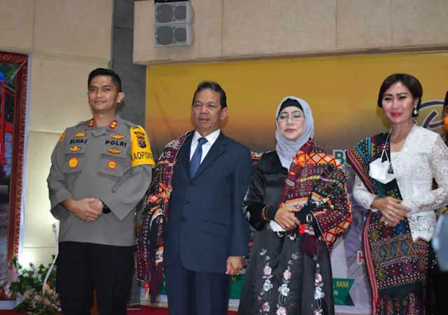 Kapolres Bersama Ketua Bhayangkari Hadiri Pisah Sambut Bupati Dan Wakil Bupati Tapsel Kapolres