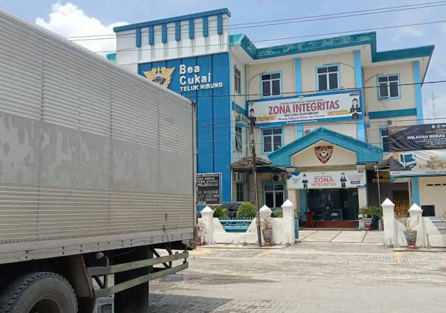 PSX_20210304_180919 Truk