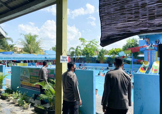Polisi Menutup 2 Kolam Renang di Patumbak Dengan Ribuan Pengunjung Kolam renang