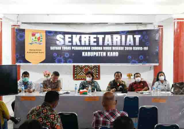 Bupati Karo Cory Sriwaty Sebayang Lakukan Rapat Penanganan Disiplin Prokes Covid-19 Bupati karo