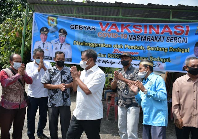 Pastikan Berjalan Lancar, Bupati Sergai Tinjau Vaksinasi di Pegajahan  Bupati sergai