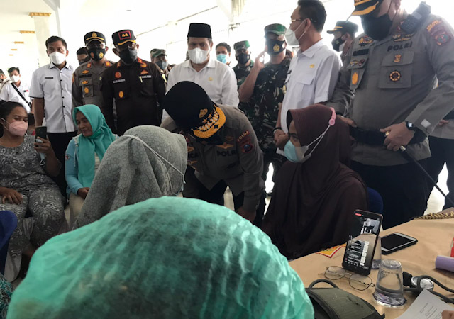 Kapolda Sumut Tiba Di Gedung SB3 Kota Pinang Untuk Meninjau Langsung Vaksin Di Labusel Kapolda