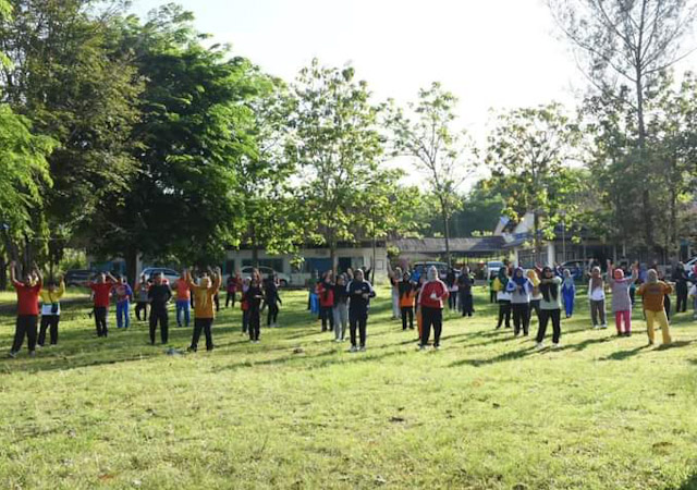 Wakil Bupati Madina Ikut Senam Bersama di Kantor Bupati Lama Wakil Bupati Madina