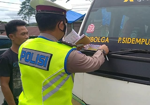 Dengan Humanis, Polantas Polsek Batangtoru Gelar Operasi Zebra Toba di Hari Keempat Humanis