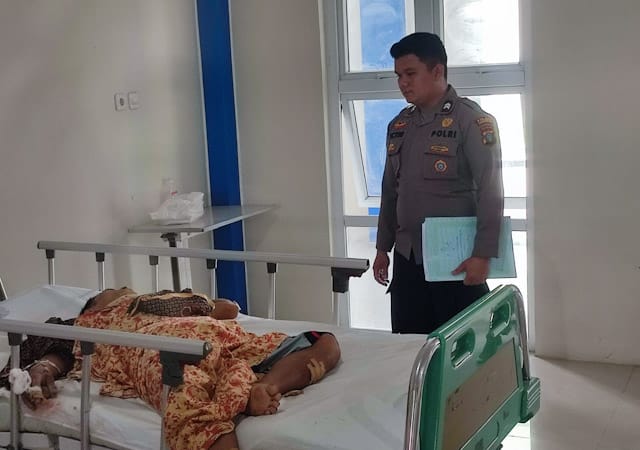 Pejalan Kaki Kritis Ditabrak Pengemudi Sepeda Motor di Sayurmatinggi Tabrak