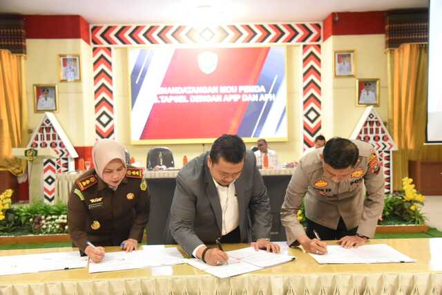 Hukum