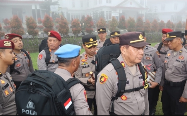 Cek