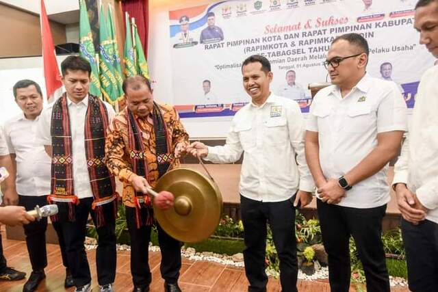 Timur Tumanggor