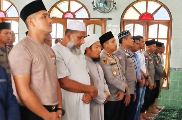 Polri Berduka, Polres Padangsidimpuan Gelar Sholat Dzuhur dan Ghaib Berjamaah Doakan Personel Polda Lampung Yang Gugur Dalam Tugas Polri